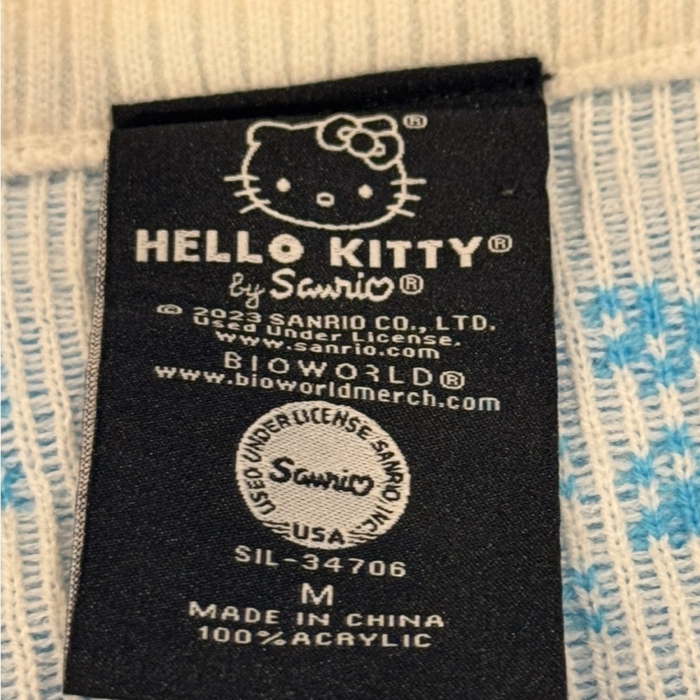 Women’s NWT Sanrio Hello Kitty Cropped Christmas Pullover Sweater: M - Picture 6 of 9